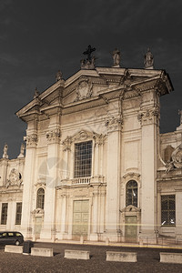 意大利伦巴迪曼托瓦教堂城市的夜晚旅游图片