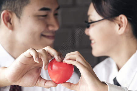 健康使用听诊器进行心脏率检查的医生诊断保健疗概念工作院图片