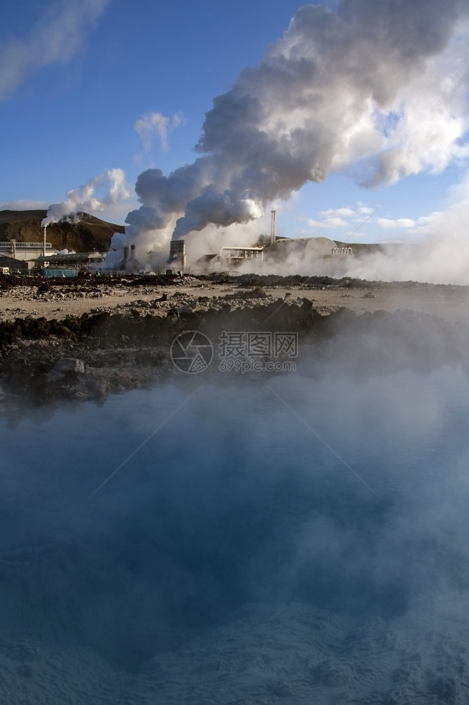 蒸汽位于冰岛Grindavik以北约4公里处的Svatsengi地热发电站来自该厂的富矿资源丰剩余水填充附近的蓝环礁一个受欢迎的图片