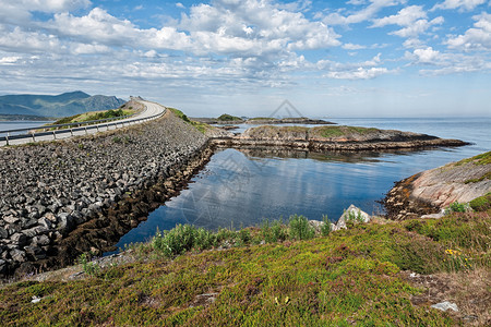 天空挪威Hulvagen的大西洋公路和海全景挪威的大西洋公路模具海景图片