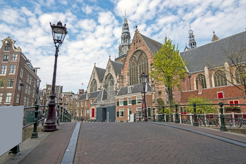 旅游首都阿姆斯特丹市风景与荷兰北的堂老图片