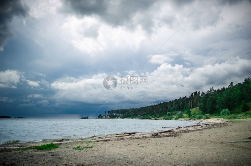 暴风雨前的海岸结石天空自然图片