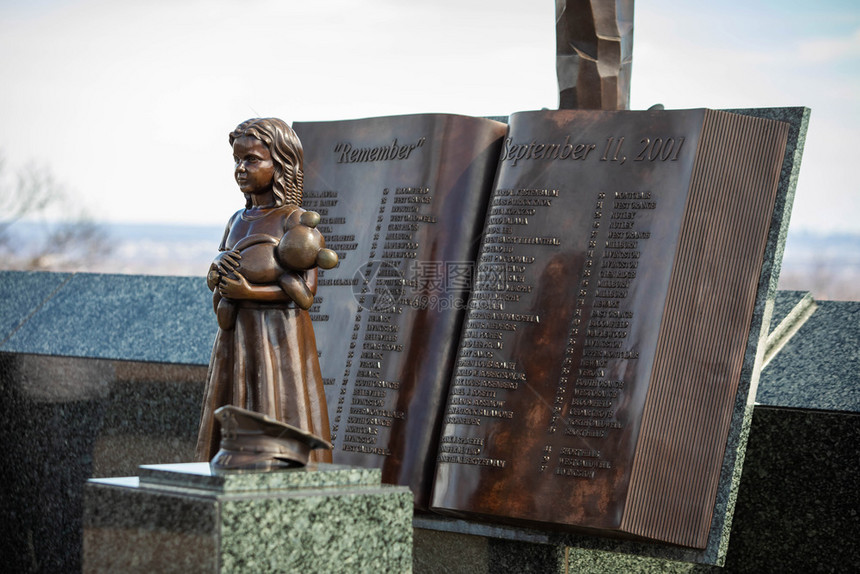 广场鹰岩保护区91纪念馆的儿童雕塑鹰岩保护区纪念馆的儿童雕塑力量哀悼图片