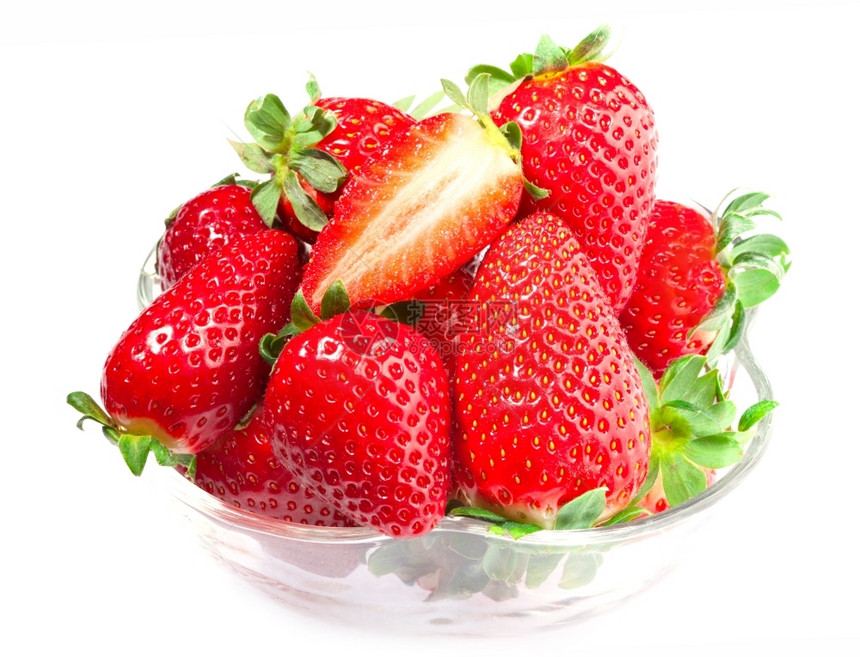 新鲜浆果的碗里草莓图片