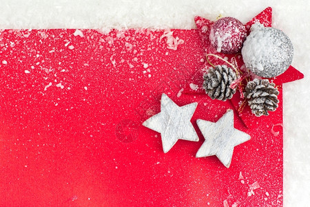 雪花作品假期红圣诞庆贺卡节球和雪上之星图片