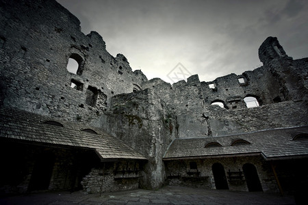 结石建筑的波兰奥格罗吉涅茨古老中世纪城堡的废墟欧洲图片