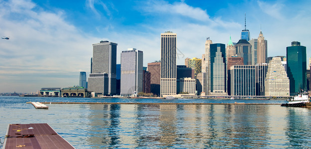 摩天大楼际线全景来自纽约市布鲁克林桥公园的下城曼哈顿帆船高清图片素材