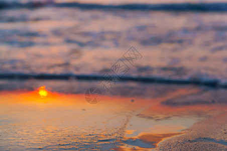 海上日落浪中的出上落夏天大西洋黎明图片