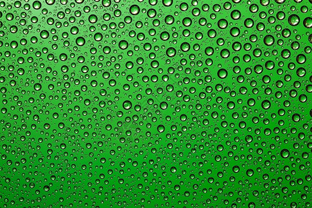 绿色水质的滴珠子喝图片