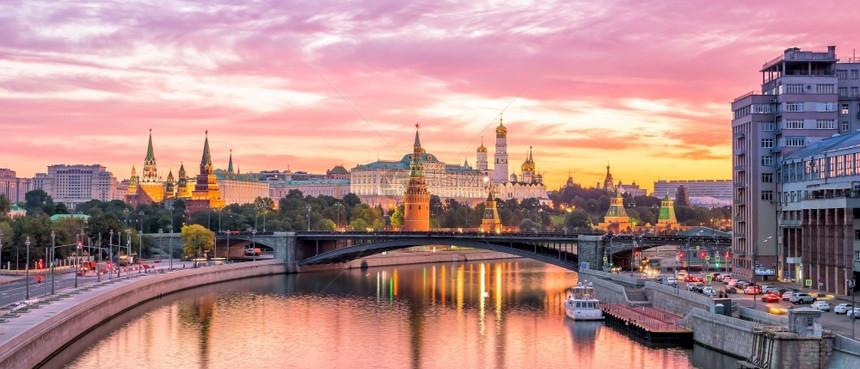 莫斯科河大桥和克里姆林宫图片
