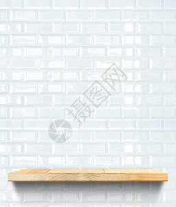 空的零售书架白色瓷砖墙上的空木板架Template模型展示产品企业演图片