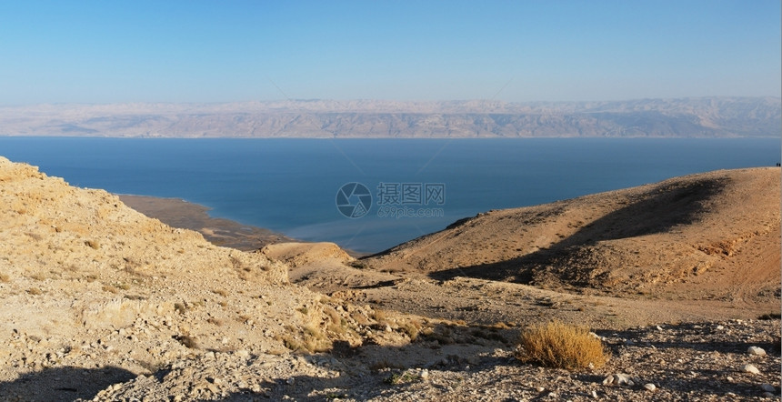 以色列死海附近的沙漠景观日落时在EinotTzukim附近日落时在死海附近的沙漠景观东方自然图片