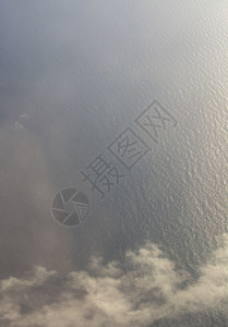 水陆空三军巴利阿里地中海在马洛卡岛西班牙云和水陆空观测海中南地海在马洛卡西班牙落下雨背景