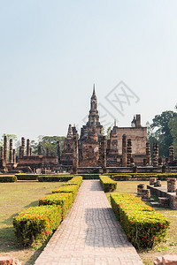 树旅游遗产泰国素可历史公园的玛哈泰寺图片