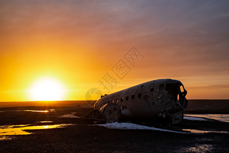 索尔万冰岛索尔海马罕杜的飞机残骸冰岛索尔海马罕都的飞机残骸坠毁金属孤独背景