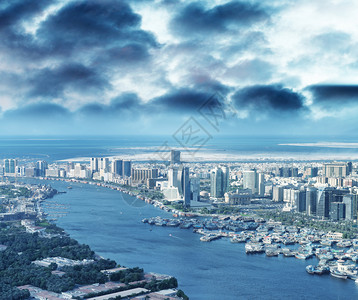 车针迪拜直升机飞航空线和升机小溪的空中城市天线和大溪迪拜东建筑学图片