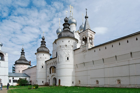 圆顶圣门和古城罗斯托夫韦利基俄罗斯的复活教堂克里姆林宫大教堂城市图片