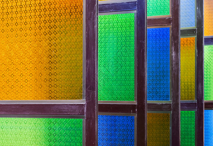 颜色小型教堂的多彩木窗艺术现代的设计图片