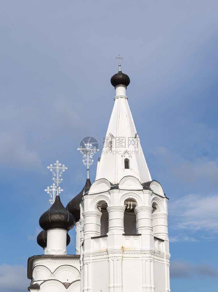 老的俄罗斯沃洛格达地区贝罗泽尔斯克1723年全救世主古老正统教堂白钟塔楼历史的图片
