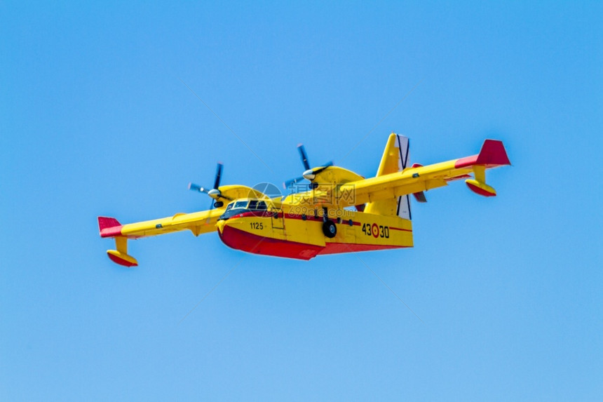 2013年6月日LosLlanos空军基地开放日参加在西班牙Albacete西班牙Albacete和CL215号CL阿尔巴塞特亚图片