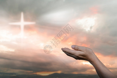的手张开掌心朝拜上帝的祝福天主教崇拜轮廓图片