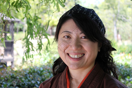 东方一种名穿传统服装的日本妇女肖像画围巾图片