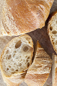 有机的切片长小麦袋式面包厨房桌上的特餐切片长小麦袋式面包健康传统的图片