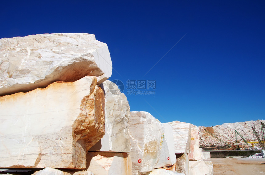 葡萄牙南部采石场上的大理块博尔巴景观资源图片