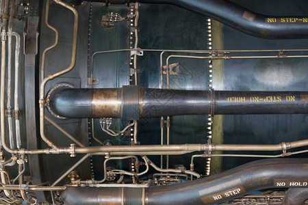 车辆管子为洛克希德SR71黑鸟提供动力的普拉特和惠尼J58喷气发动机的细节银背景
