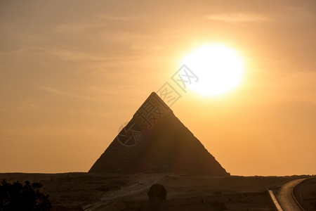 非洲法老埃及吉萨日落时金字塔大图片