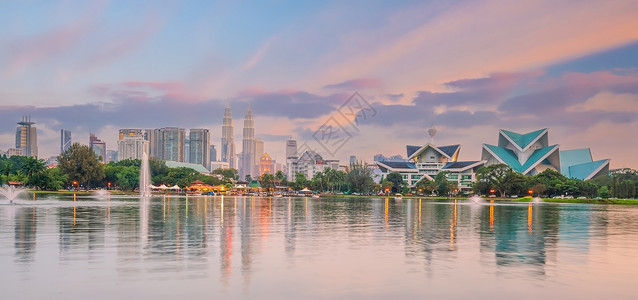 马来西亚日落时首都吉隆坡市中心天际城风景马来西亚人日出天空图片