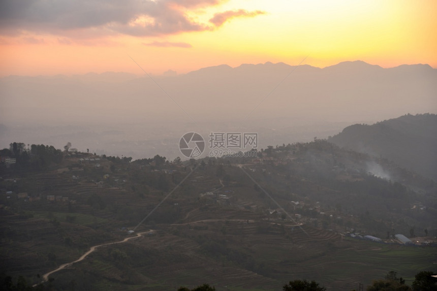 美丽的尼泊尔Nagarkot村爬日出图片