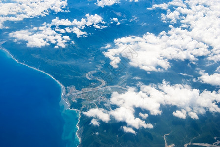 天线多于飞机越陆地和海洋上空翼型图片