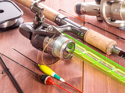 橡胶渔具钓鱼钩线和漂浮物的旋转渔具鱼网和附件抓住战略图片