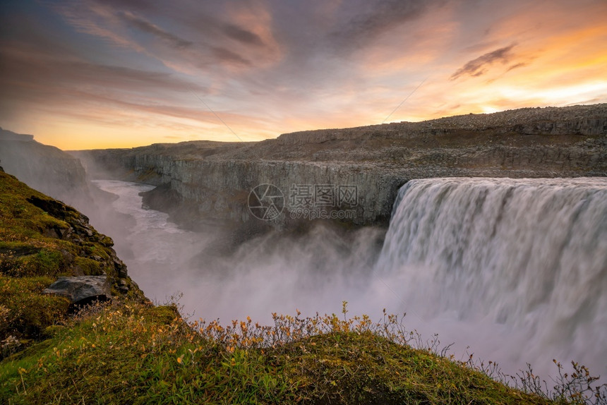 冰岛美丽的大瀑布图片