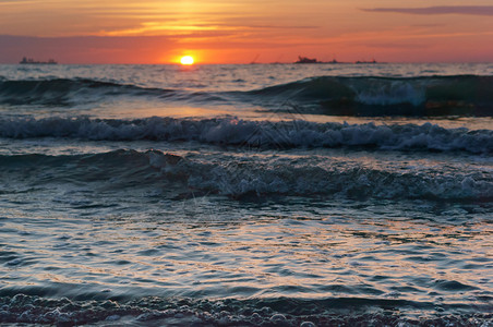 海洋波浪季节罗的海日落美丽出和海浪美丽的日出和海浪自然高清图片素材