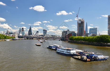 伦敦横跨泰晤士河首都乘客市中心图片