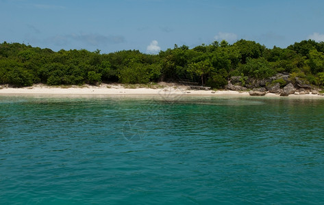 加勒比安提瓜荒无人居住的海滩美丽景观天堂图片