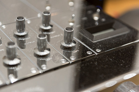 控制与拨号和开关的近端Upf金属声音混合表盘纽扣图片