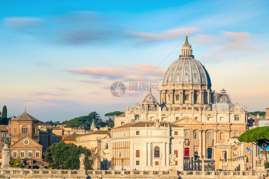 首都城市景观在意大利罗马圣彼得斯柯大教堂观看日落城市图片