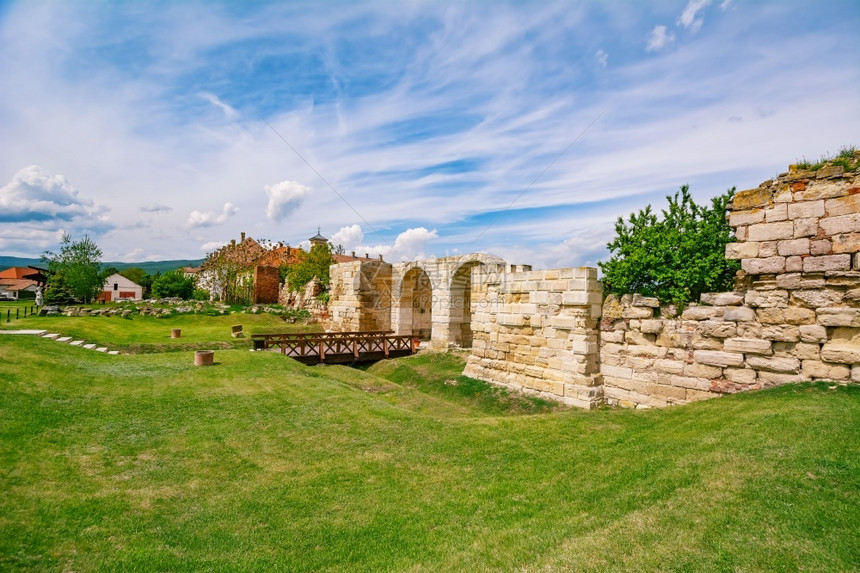 外部的罗马尼亚AlbaCarolinaCitadelAlbaIulia的旧堡垒墙废墟水平历史图片