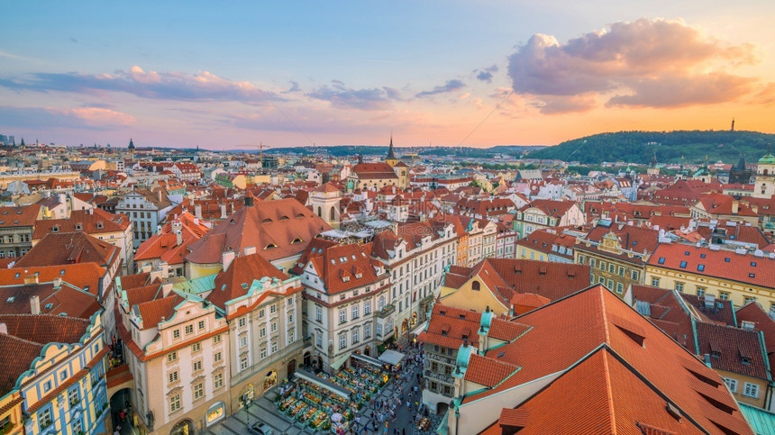 捷克布拉格市天际的著名标志形象图风景优美建筑学黎明图片