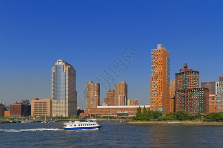 都会当代的金融纽约市天线和街头观景图片