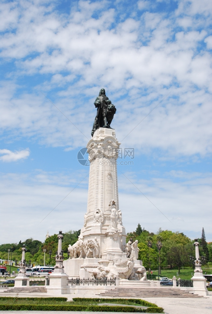 历史著名的马克思多庞巴尔雕像和葡萄牙里斯本广场纪念碑侯爵图片