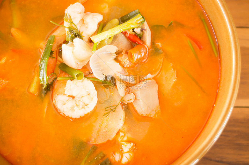 冬阴功泰式海鲜辣汤食物传统的虾图片