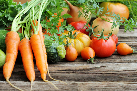 丰富番茄作品健康食配料背景木制蔬菜和香草健康食品配料背景图片