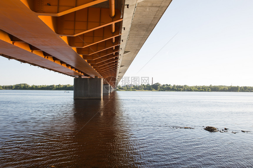 场景交通拉脱维亚Dienvidu桥市里加城观点运输图片