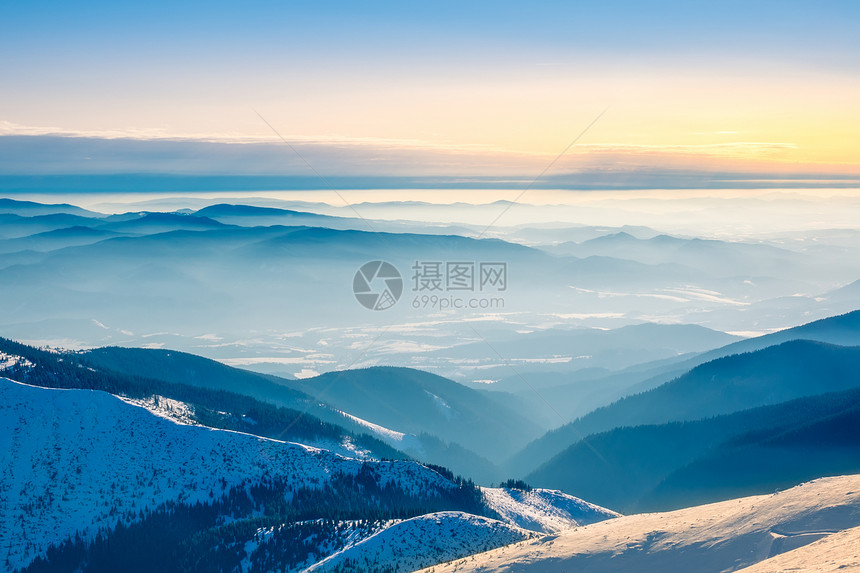 冬季雪山雪景风光图片