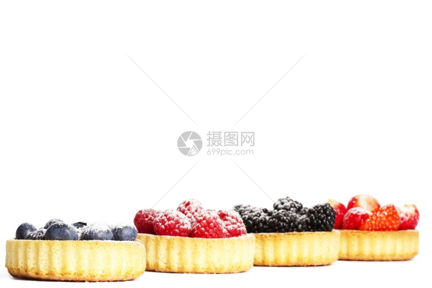 糖覆盖着蓝莓在野生浆果前用薄饼加糖层的覆盖着蓝莓在野生浆果前面用白色背景的花盆装着蓝莓生的吃水果图片