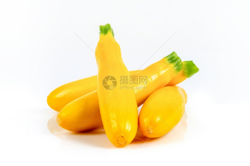烹饪夏季壁球或白色背景的黄壁球新鲜蔬菜图片